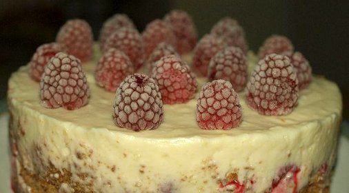 Чизкейк с малиной и шоколадом