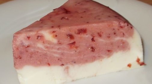 Сметанный торт-желе с клубничным конфитюром