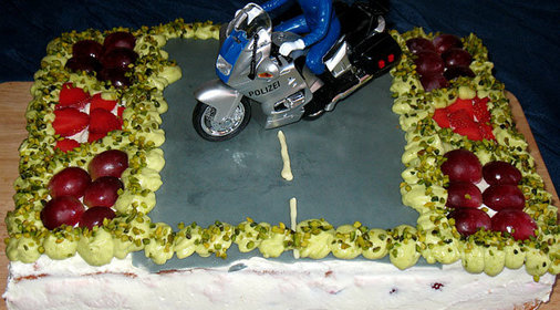 Сливочно-клубничный торт на творожно-миндальном тесте