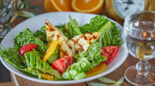 Торт с клюквой и бананами