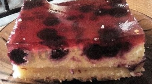 Торт творожный со смородиной в желе