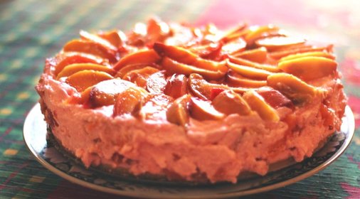 Творожный торт с нектаринами