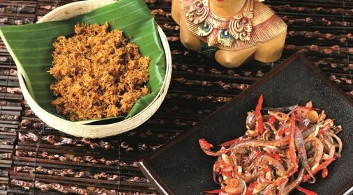 Шоколадный торт с орехами