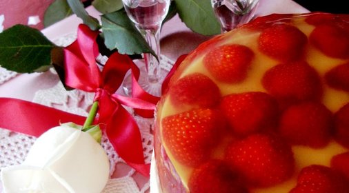 Торт Клубника в шампанском