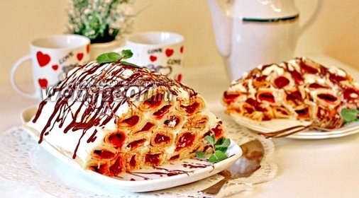 Блинный торт с вишней