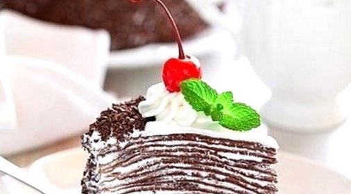 Торт из шоколадный блинчиков со сливочно-шоколадным кремом