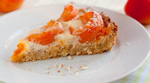Миндальный пирог с абрикосами