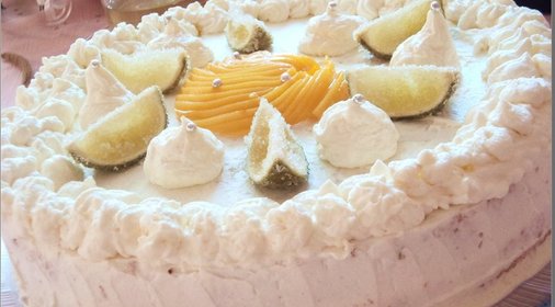 Торт Лимонно-лаймовый с персиками