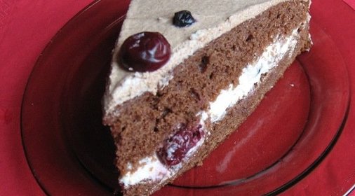 Торт пражский с вишнями