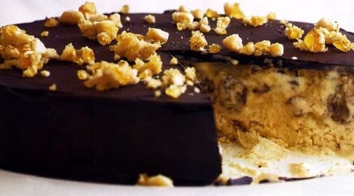 Торт-мороженое с пралине в шоколадной глазури