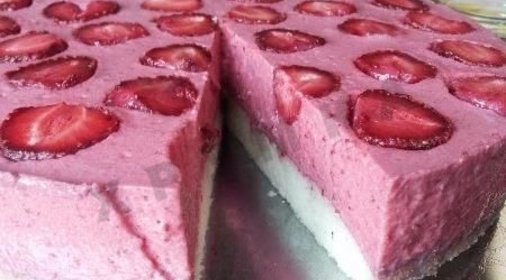 Торт Клубнично-творожно-йогуртовый