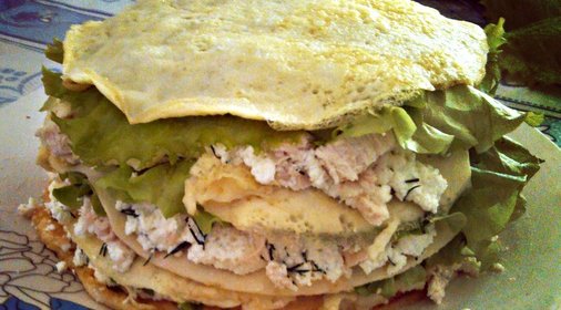 Белковый торт с курицей и творогом