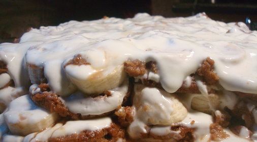 Торт-десерт с овсяным печеньем, кофе и бананами