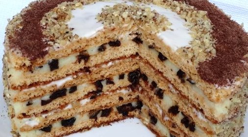 Торт Медовый с черносливом