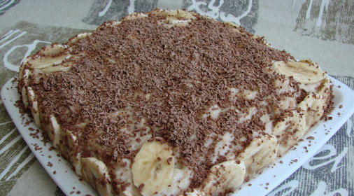 Банановый торт-десерт (без выпечки)