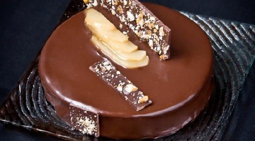 Нежный осенний торт с грушами, орехами и ванильным баварским кремом