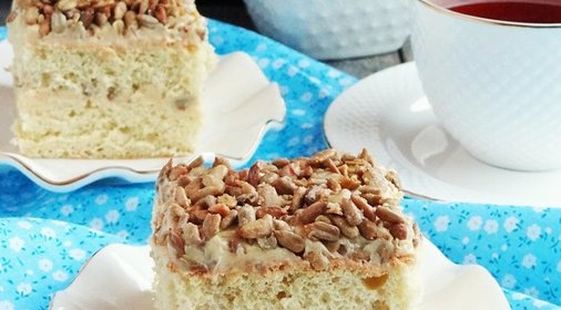 Бисквитный торт с семенами подсолнуха