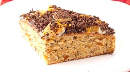 Морковный торт с курагой и апельсинами