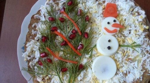 Печеночный торт с луком и чесноком