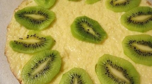 Бисквитный торт с киви