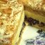 Вкусный торт с фруктами и орехами