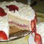 Бисквитный торт с заварным кремом и клубникой
