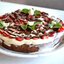 Шоколадный торт с клубникой