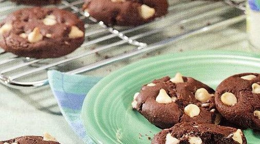 Вишнево-ореховый торт