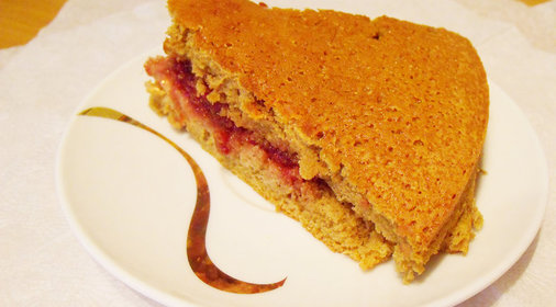 Кофейный торт с малиновым джемом