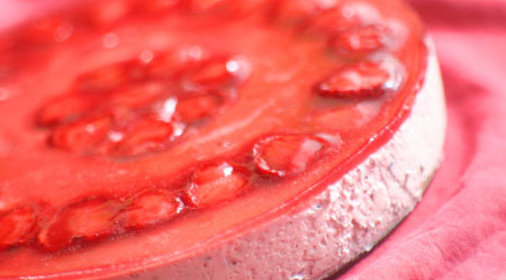 Торт с клубничным муссом и желе