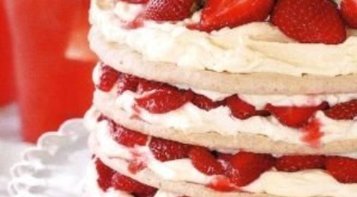 Клубничный торт из меренги