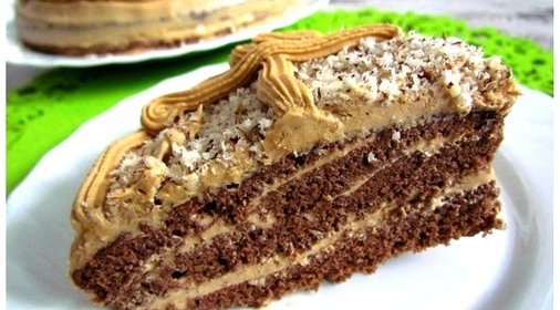 Шоколадный бисквитный торт с кремом из сгущенного молока