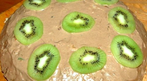 Ореховый торт с киви