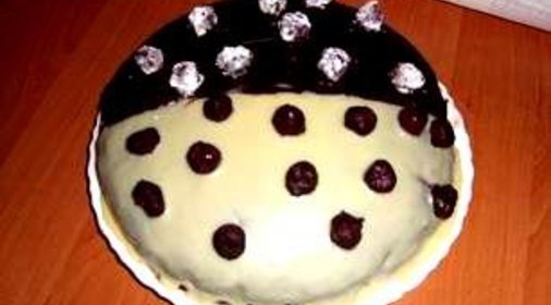 Шоколадно-вишневый торт