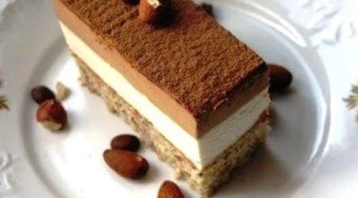 ОРЕХОВЫЙ ТОРТ С ДВУМЯ МУССАМИ