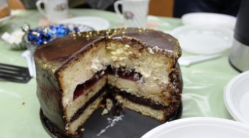 Шоколадно-вишнёвый торт