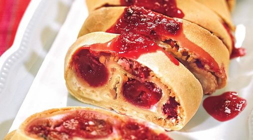 Пятнистый шоколадный торт с конфетами