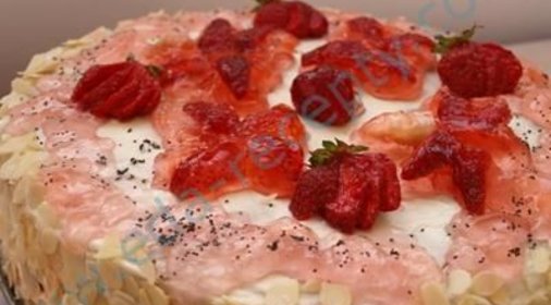 Клубничный торт со сливочным кремом