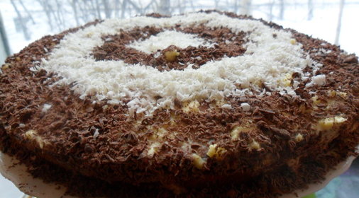 Торт с шоколадной крошкой для мартовских именинников