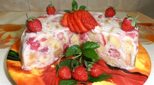 Клубнично-банановый торт