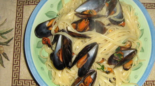 Бисквитный земляничный торт со сливками