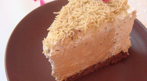 Торт Каштанка с шоколадным муссом и каштановой начинкой