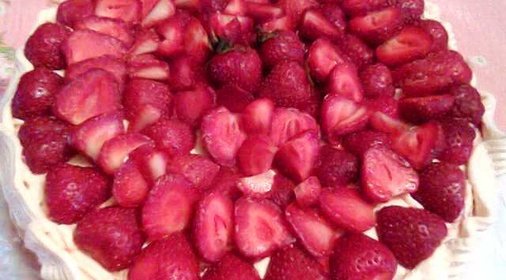 торт с клубникой