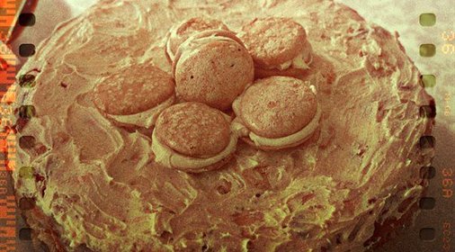 Торт с творожным кремом и меренгами