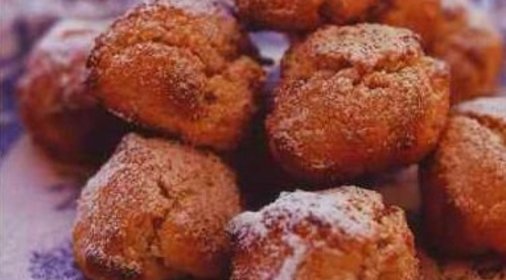 Торт бисквитный с кремом и цукатами