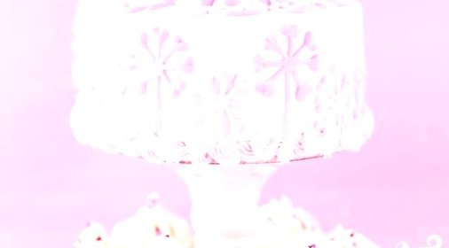 Клубничный торт с шоколадным кремом и глазурью