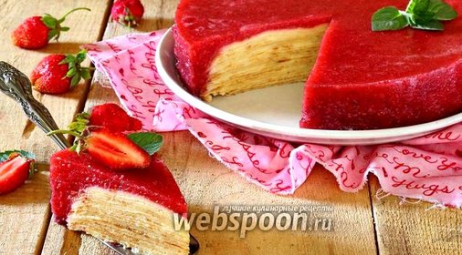 Блинный торт с клубничным желе