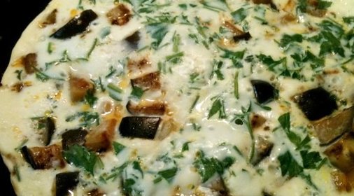 Белковый торт с орехами