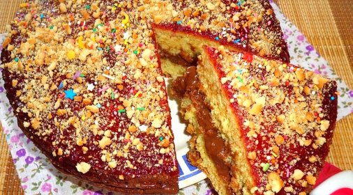 Ореховый торт с джемом