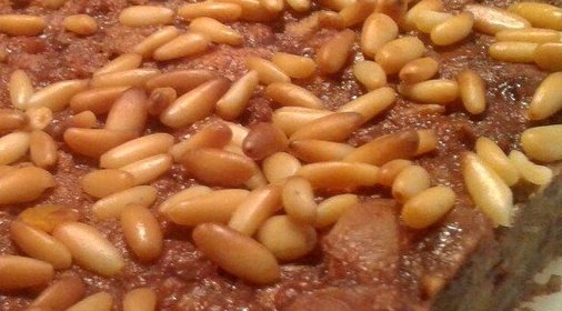 «Торта ди пане» – сладкий пирог из старого хлеба, изюма, какао и орехов